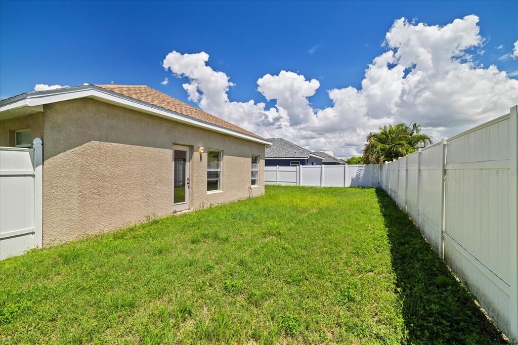 For Sale: $380,000 (4 beds, 3 baths, 2210 Square Feet)