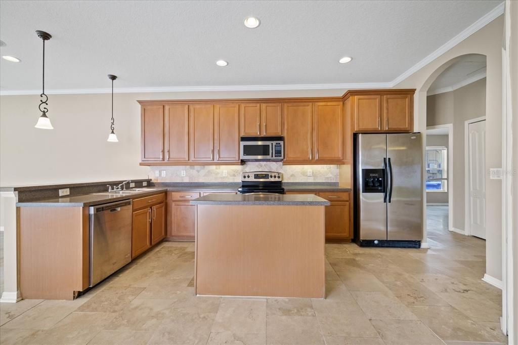 For Sale: $380,000 (4 beds, 3 baths, 2210 Square Feet)