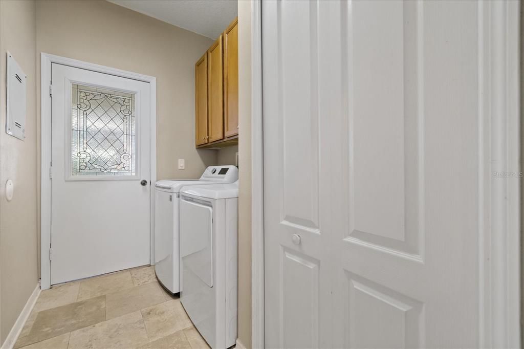 For Sale: $380,000 (4 beds, 3 baths, 2210 Square Feet)