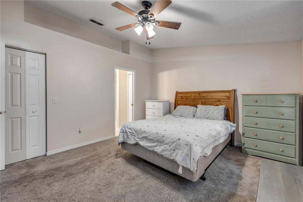 For Sale: $240,000 (3 beds, 2 baths, 1339 Square Feet)