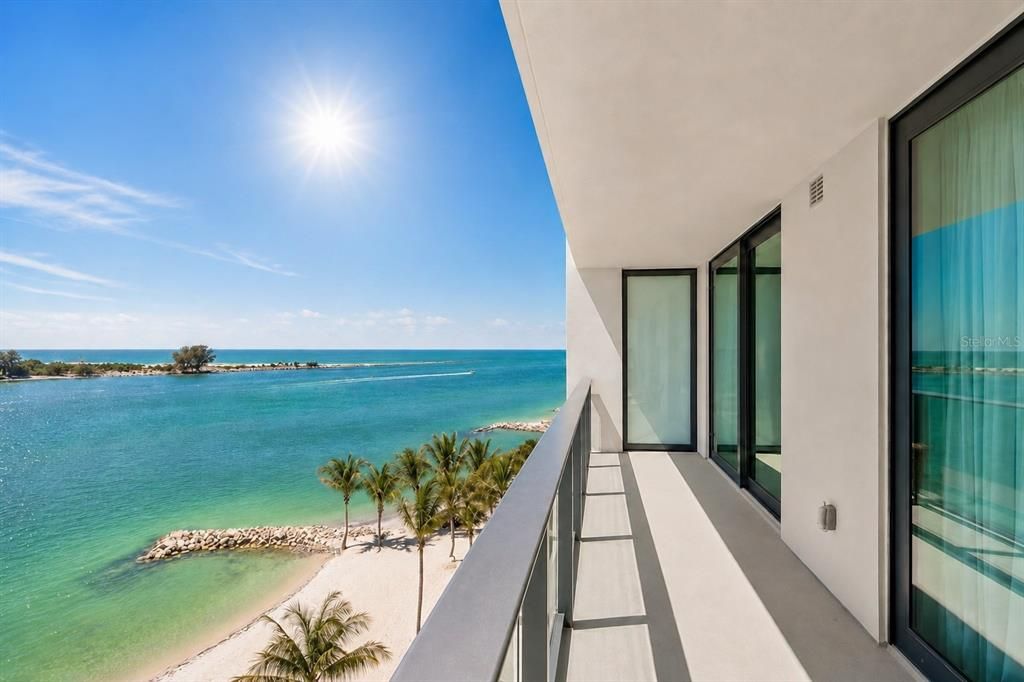 For Sale: $1,525,000 (2 beds, 2 baths, 1266 Square Feet)