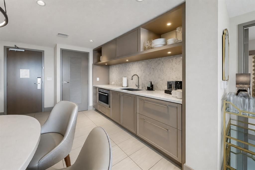 For Sale: $1,525,000 (2 beds, 2 baths, 1266 Square Feet)