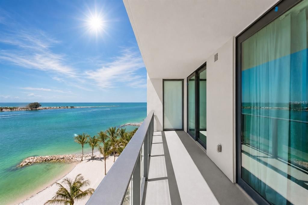 For Sale: $1,525,000 (2 beds, 2 baths, 1266 Square Feet)