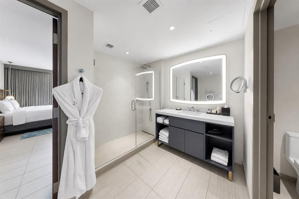 For Sale: $1,525,000 (2 beds, 2 baths, 1266 Square Feet)
