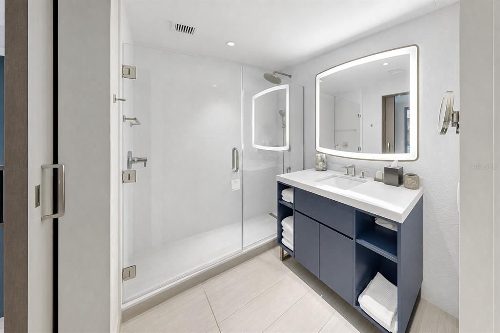 For Sale: $1,525,000 (2 beds, 2 baths, 1266 Square Feet)