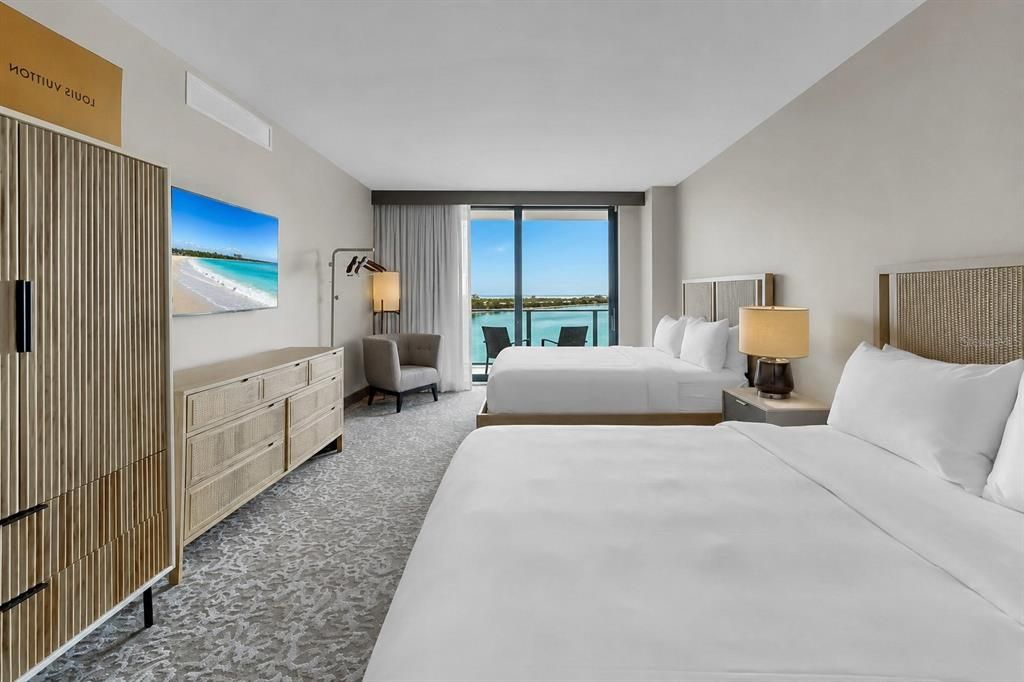 For Sale: $1,525,000 (2 beds, 2 baths, 1266 Square Feet)