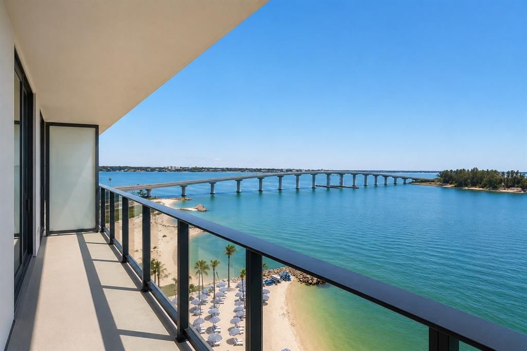 For Sale: $1,525,000 (2 beds, 2 baths, 1266 Square Feet)