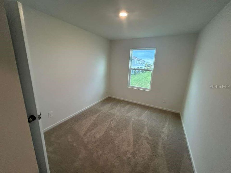 For Rent: $2,100 (3 beds, 2 baths, 1460 Square Feet)