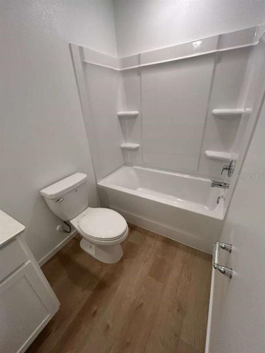 For Rent: $2,100 (3 beds, 2 baths, 1460 Square Feet)