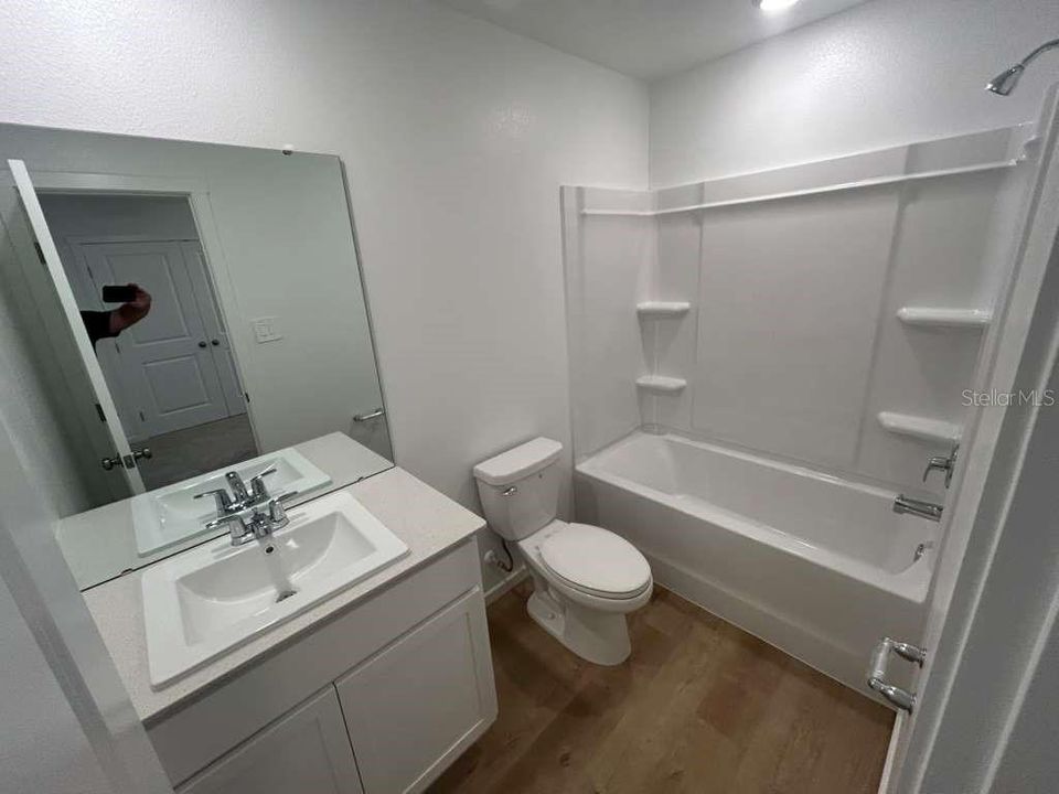 For Rent: $2,100 (3 beds, 2 baths, 1460 Square Feet)