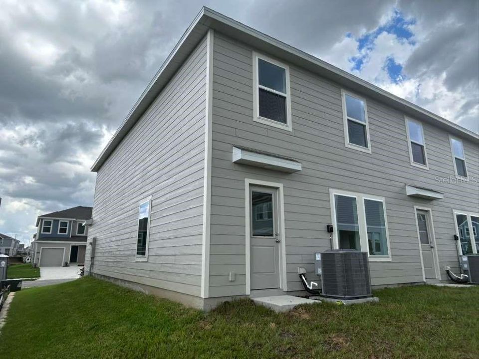For Rent: $2,100 (3 beds, 2 baths, 1460 Square Feet)