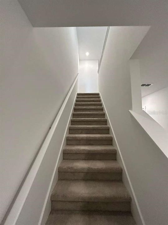 For Rent: $2,100 (3 beds, 2 baths, 1460 Square Feet)