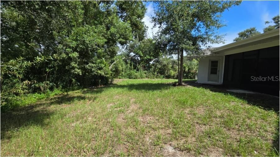 For Sale: $375,000 (3 beds, 3 baths, 1950 Square Feet)
