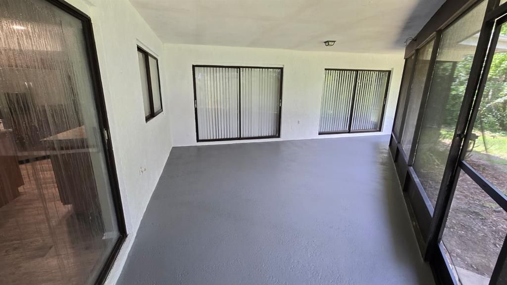 For Sale: $375,000 (3 beds, 3 baths, 1950 Square Feet)