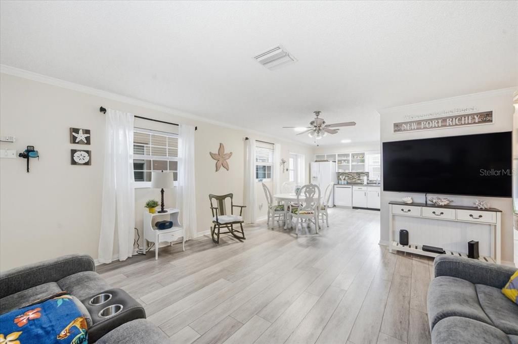 For Sale: $157,000 (2 beds, 2 baths, 1024 Square Feet)