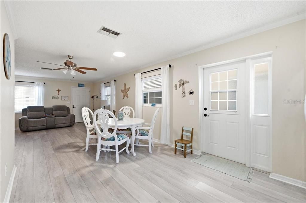 For Sale: $157,000 (2 beds, 2 baths, 1024 Square Feet)