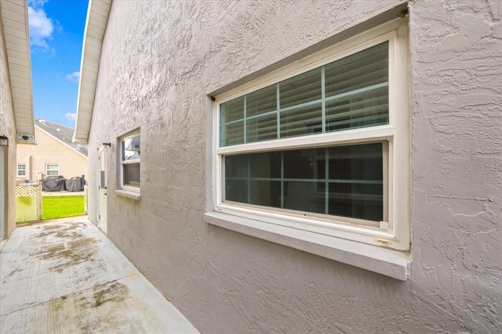 For Sale: $157,000 (2 beds, 2 baths, 1024 Square Feet)