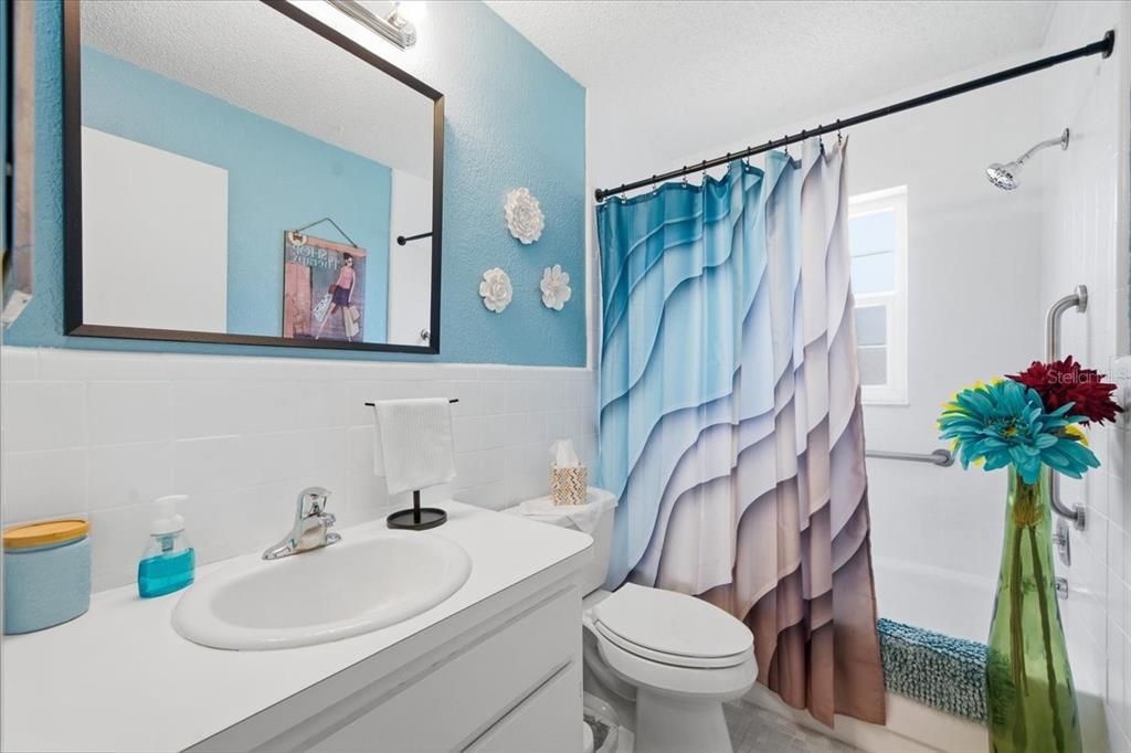 For Sale: $157,000 (2 beds, 2 baths, 1024 Square Feet)