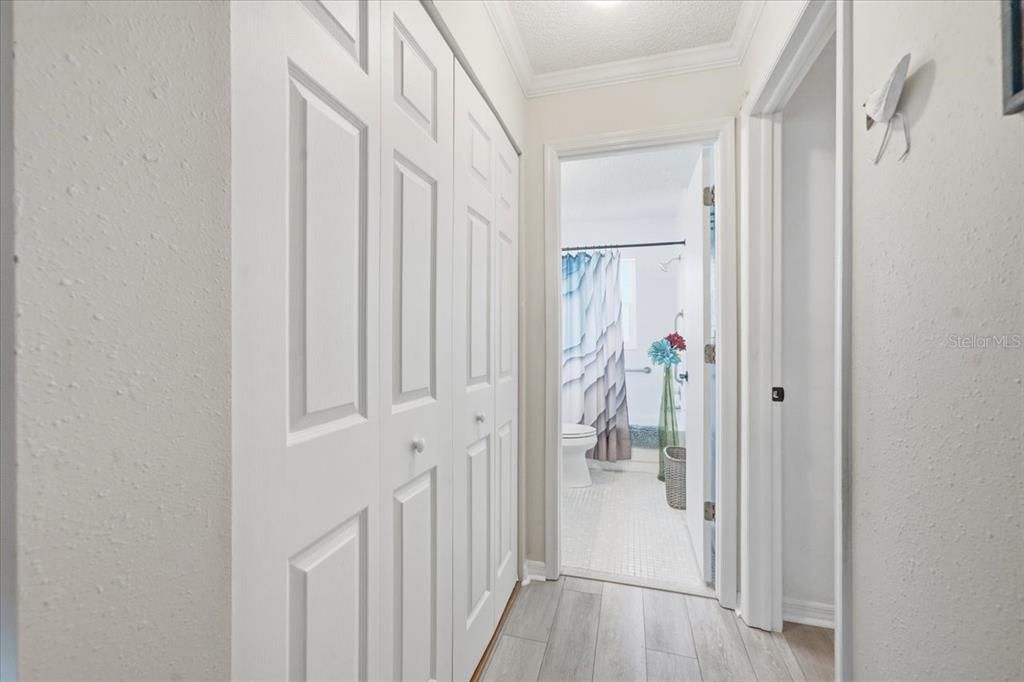 For Sale: $157,000 (2 beds, 2 baths, 1024 Square Feet)