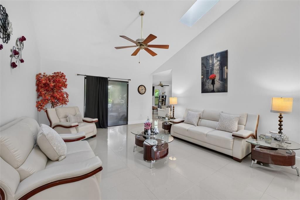For Sale: $434,900 (3 beds, 2 baths, 1768 Square Feet)