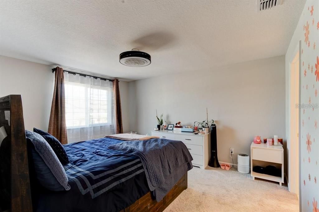 En Venta: $349,000 (3 camas, 2 baños, 1587 Pies cuadrados)