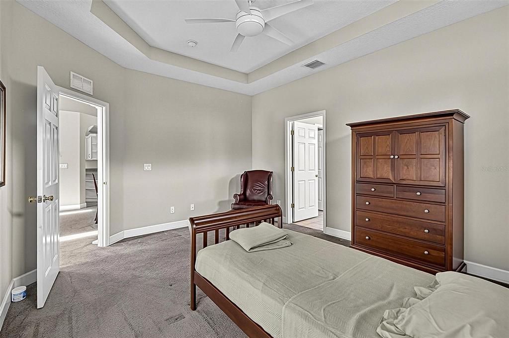 For Sale: $330,000 (2 beds, 2 baths, 1611 Square Feet)