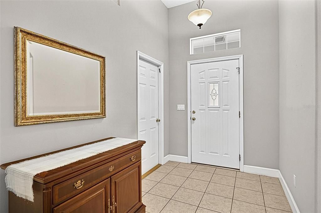 For Sale: $330,000 (2 beds, 2 baths, 1611 Square Feet)