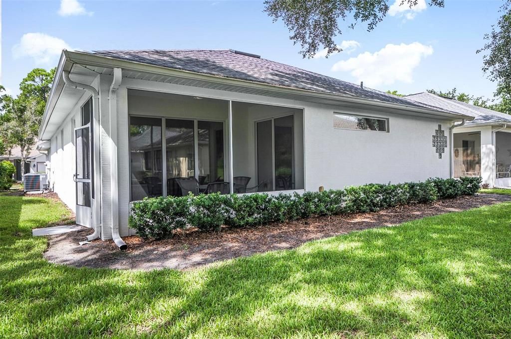 For Sale: $330,000 (2 beds, 2 baths, 1611 Square Feet)