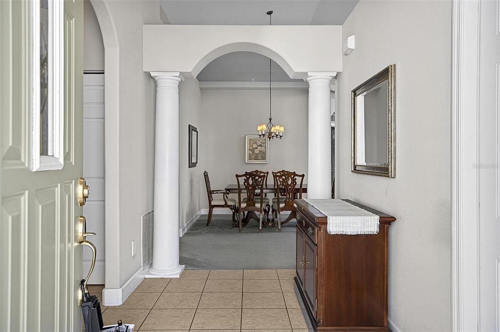 For Sale: $330,000 (2 beds, 2 baths, 1611 Square Feet)