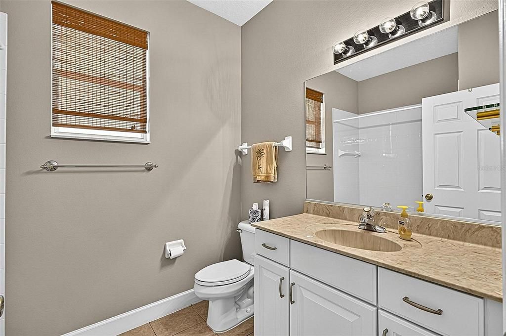 For Sale: $330,000 (2 beds, 2 baths, 1611 Square Feet)