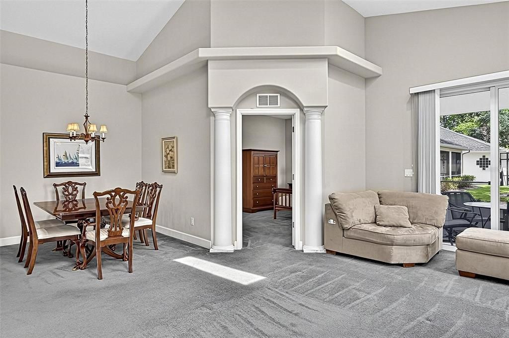 For Sale: $330,000 (2 beds, 2 baths, 1611 Square Feet)