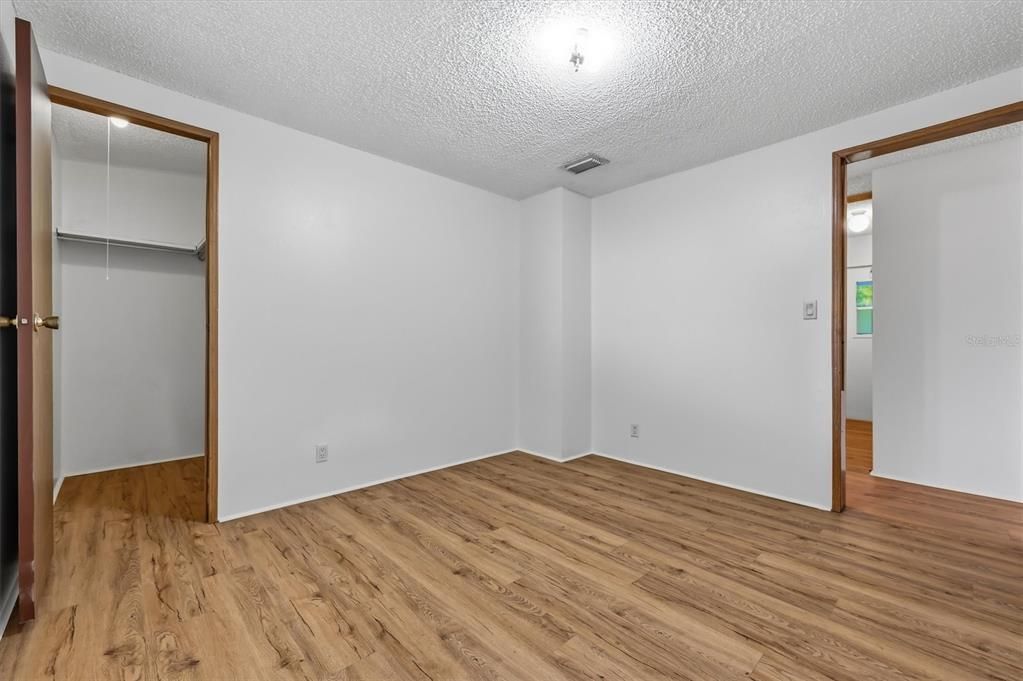 For Sale: $245,000 (2 beds, 2 baths, 1056 Square Feet)