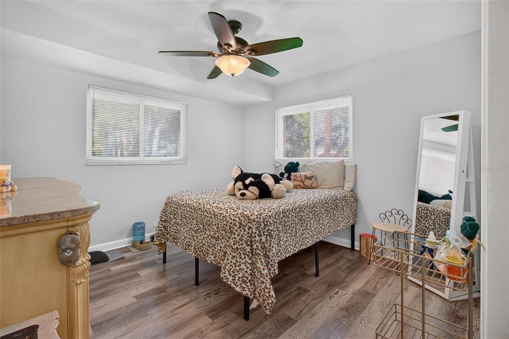 En Venta: $449,900 (3 camas, 2 baños, 1407 Pies cuadrados)