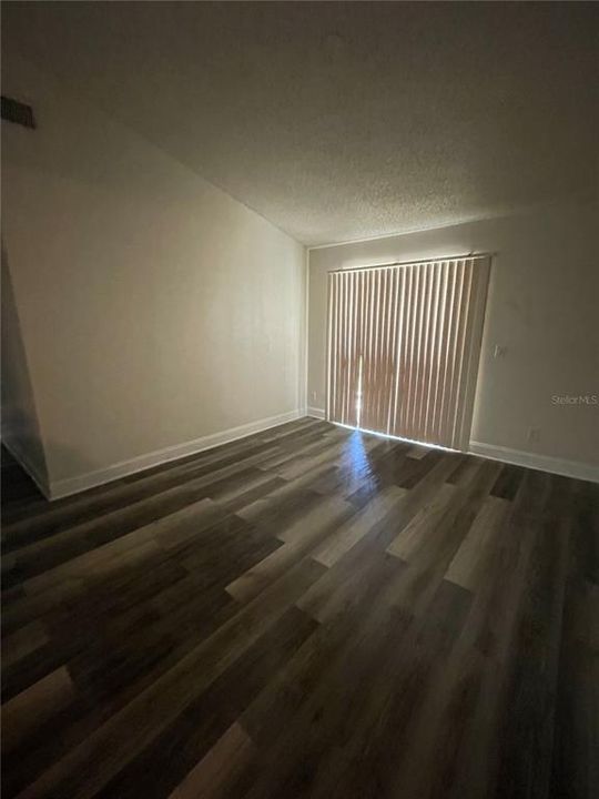 В аренду: $1,400 (2 спален, 1 ванн, 870 Квадратных фут)