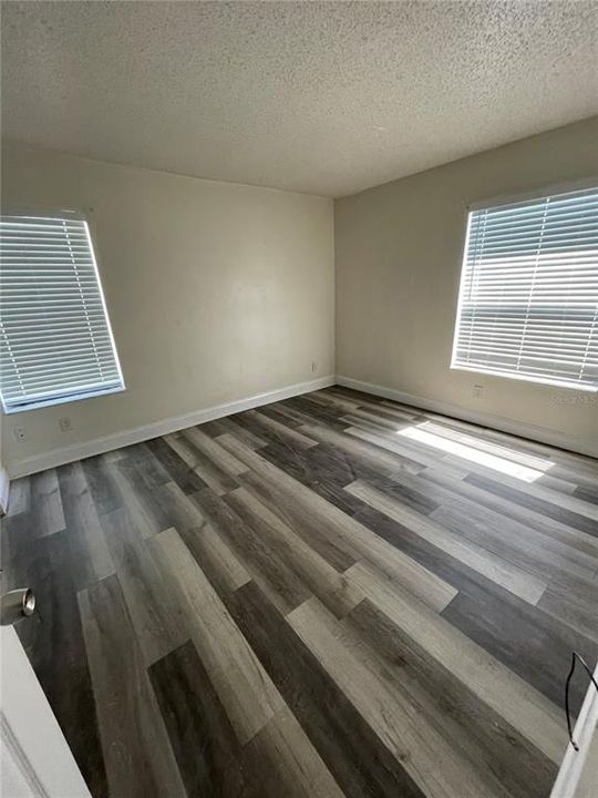 В аренду: $1,400 (2 спален, 1 ванн, 870 Квадратных фут)