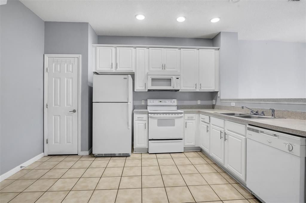 En Venta: $270,000 (3 camas, 3 baños, 1362 Pies cuadrados)