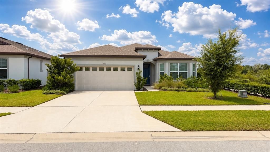 For Sale: $385,000 (3 beds, 3 baths, 2265 Square Feet)