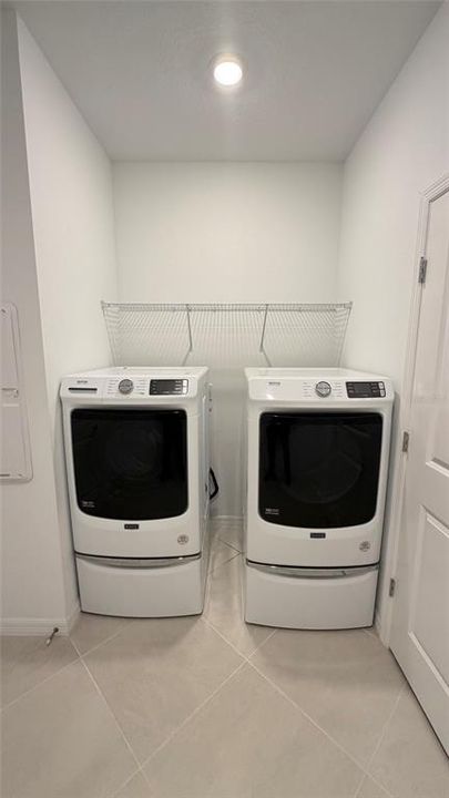 For Sale: $385,000 (3 beds, 3 baths, 2265 Square Feet)
