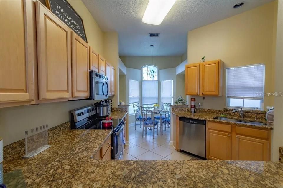 For Sale: $439,000 (3 beds, 2 baths, 1501 Square Feet)