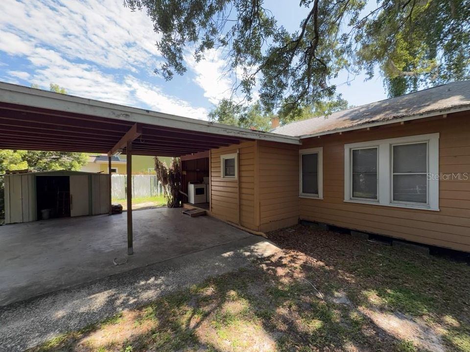 For Rent: $2,050 (2 beds, 2 baths, 1054 Square Feet)