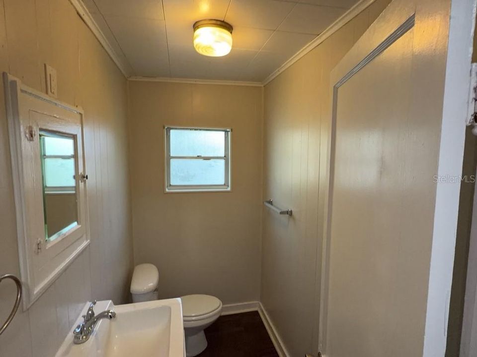 For Rent: $2,050 (2 beds, 2 baths, 1054 Square Feet)