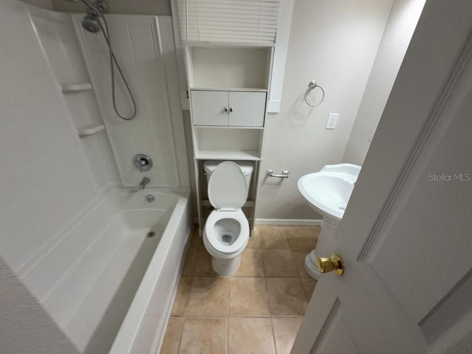 For Rent: $2,050 (2 beds, 2 baths, 1054 Square Feet)