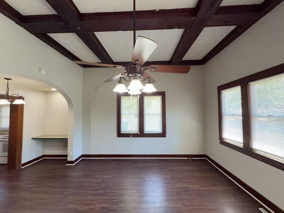 For Rent: $2,050 (2 beds, 2 baths, 1054 Square Feet)