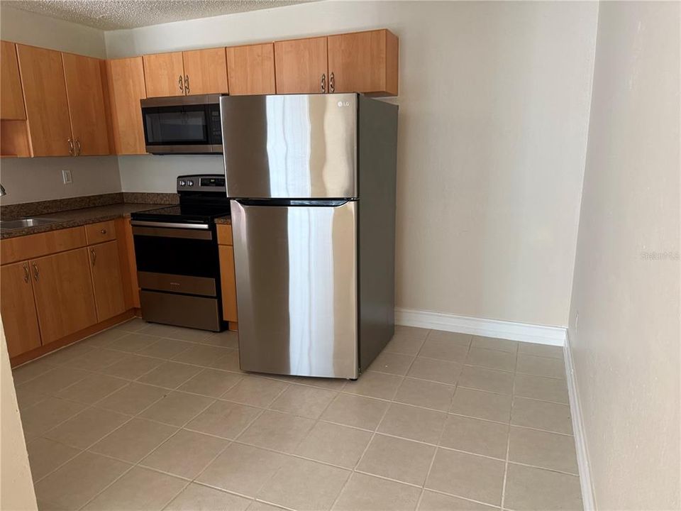 For Sale: $140,000 (2 beds, 1 baths, 800 Square Feet)