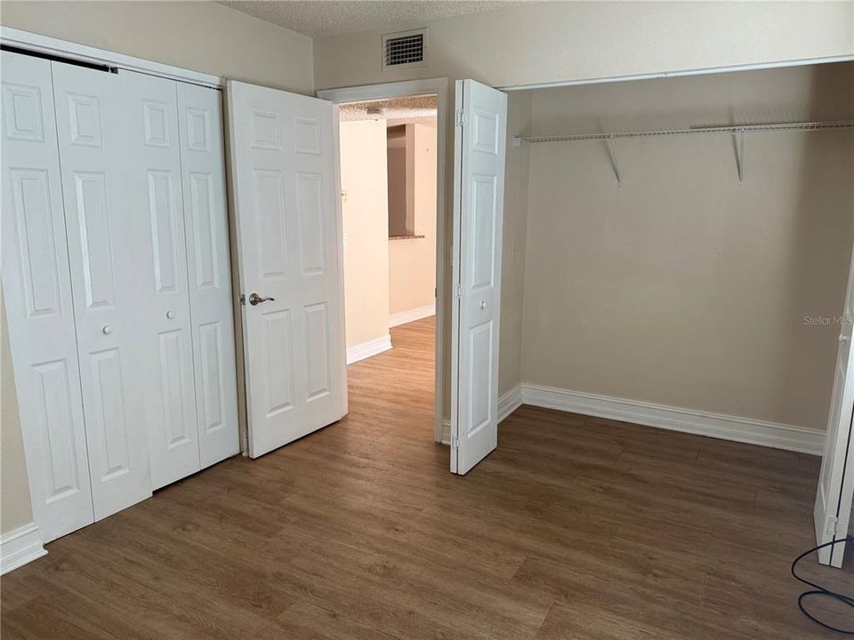 For Sale: $140,000 (2 beds, 1 baths, 800 Square Feet)