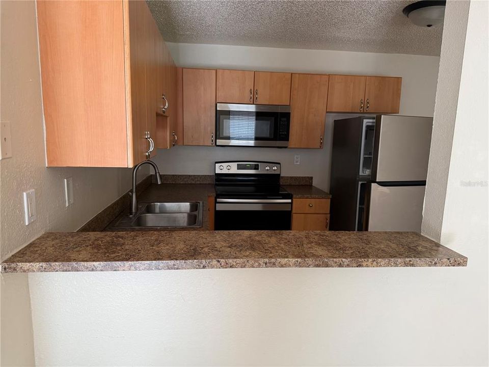 For Sale: $140,000 (2 beds, 1 baths, 800 Square Feet)
