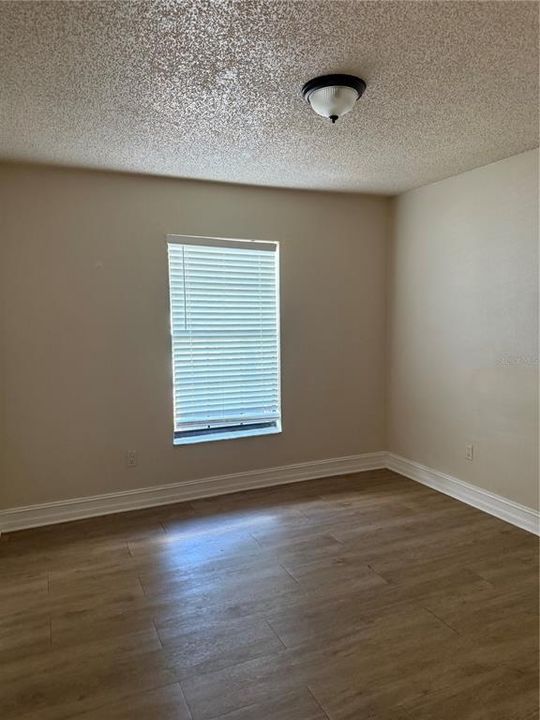 For Sale: $140,000 (2 beds, 1 baths, 800 Square Feet)