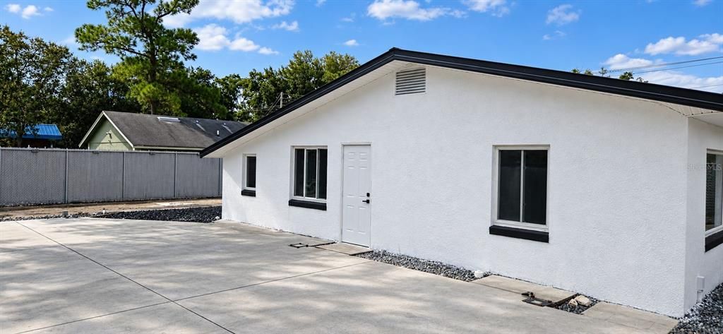 For Sale: $289,800 (4 beds, 2 baths, 1392 Square Feet)
