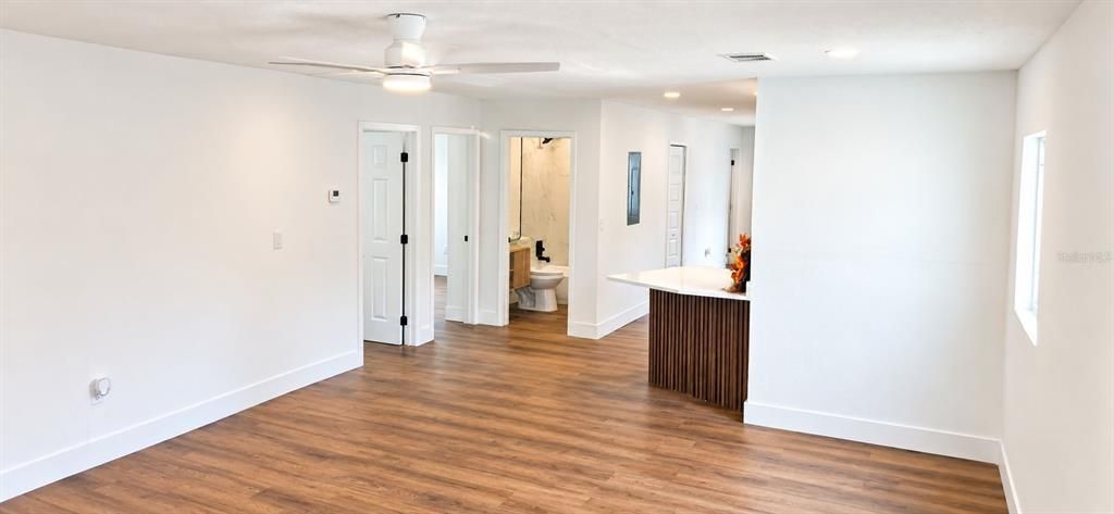 For Sale: $289,800 (4 beds, 2 baths, 1392 Square Feet)