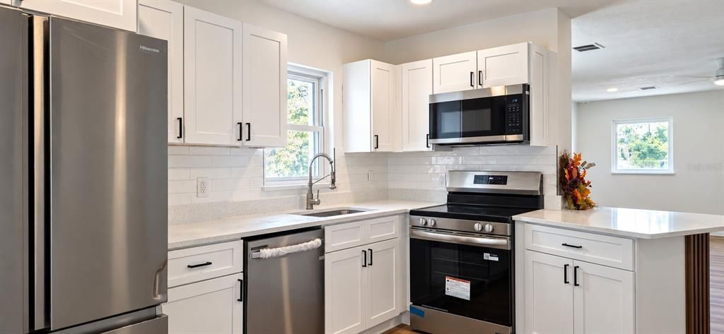 For Sale: $289,800 (4 beds, 2 baths, 1392 Square Feet)